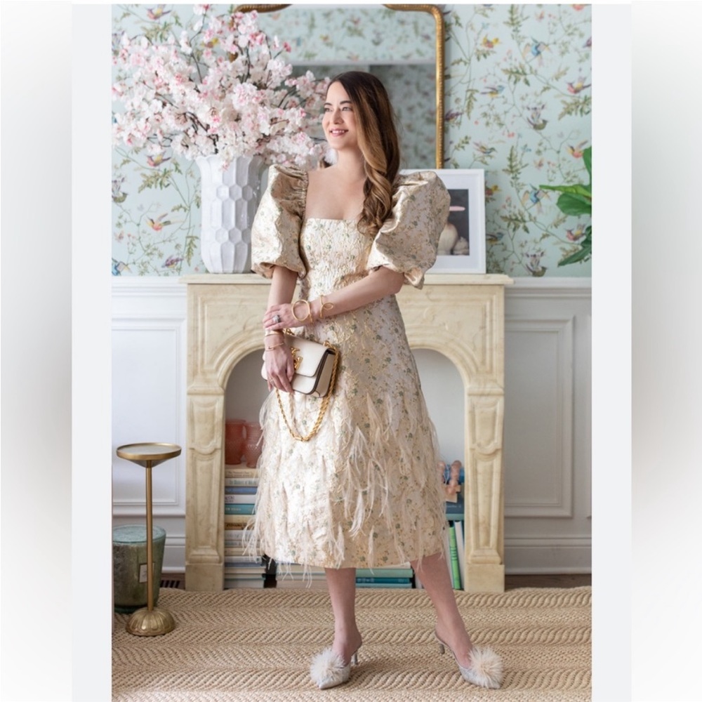 NWT Antonio Melani
x Nicola Bathie Claire Metallic Floral Jacquard Print…